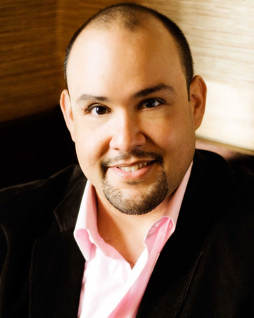 Lugo makes "vibrant impression with his imposing voice" in ASO "Friedenstag"