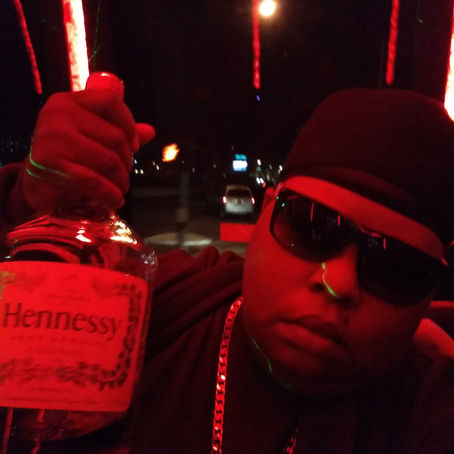 POP'PIN BOTTLES WITH ROYALTY