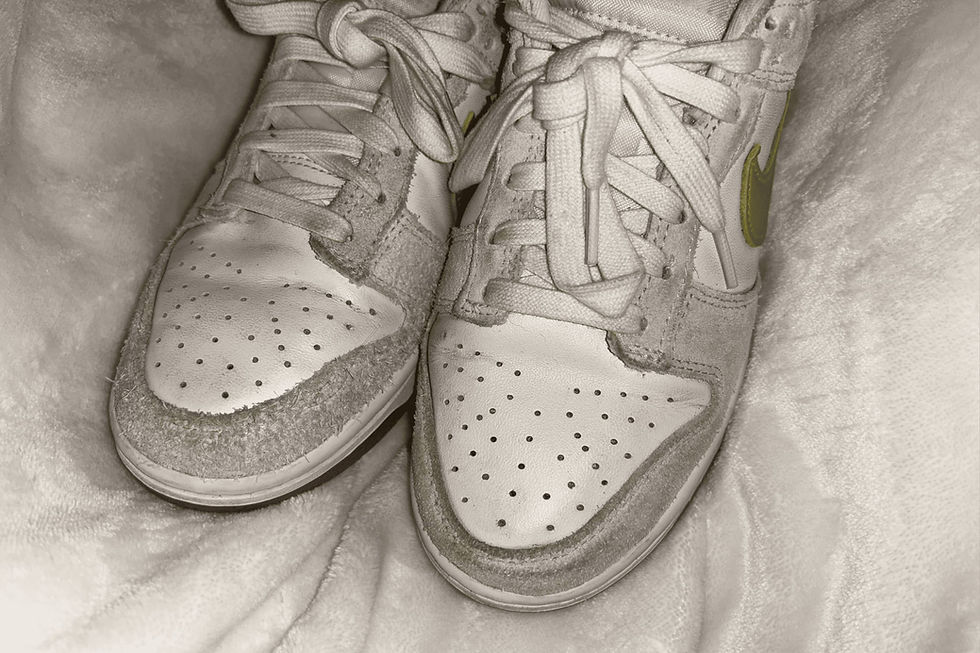 ¿Cómo limpiar tus tenis de gamuza sin dañarlos?