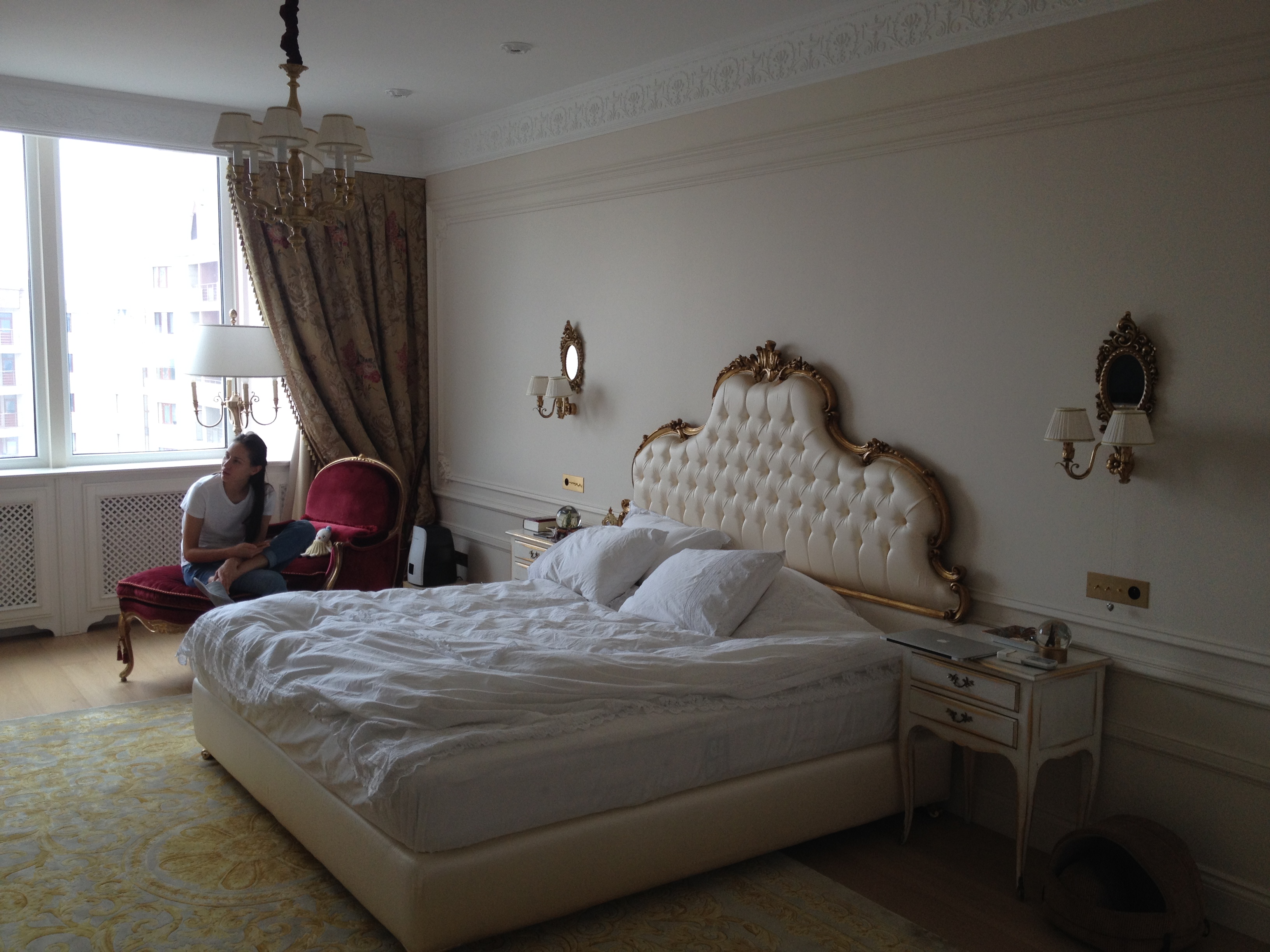Bedroom alive
