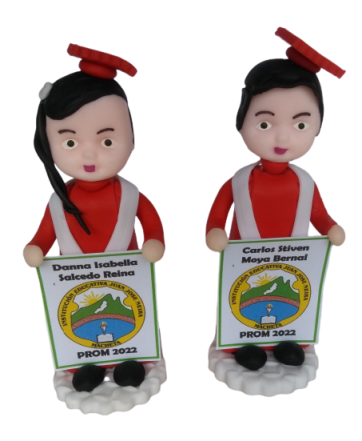 recordatorios de grado elaborados en porcelanicrón TOGA BIRRETE DIPLOMA