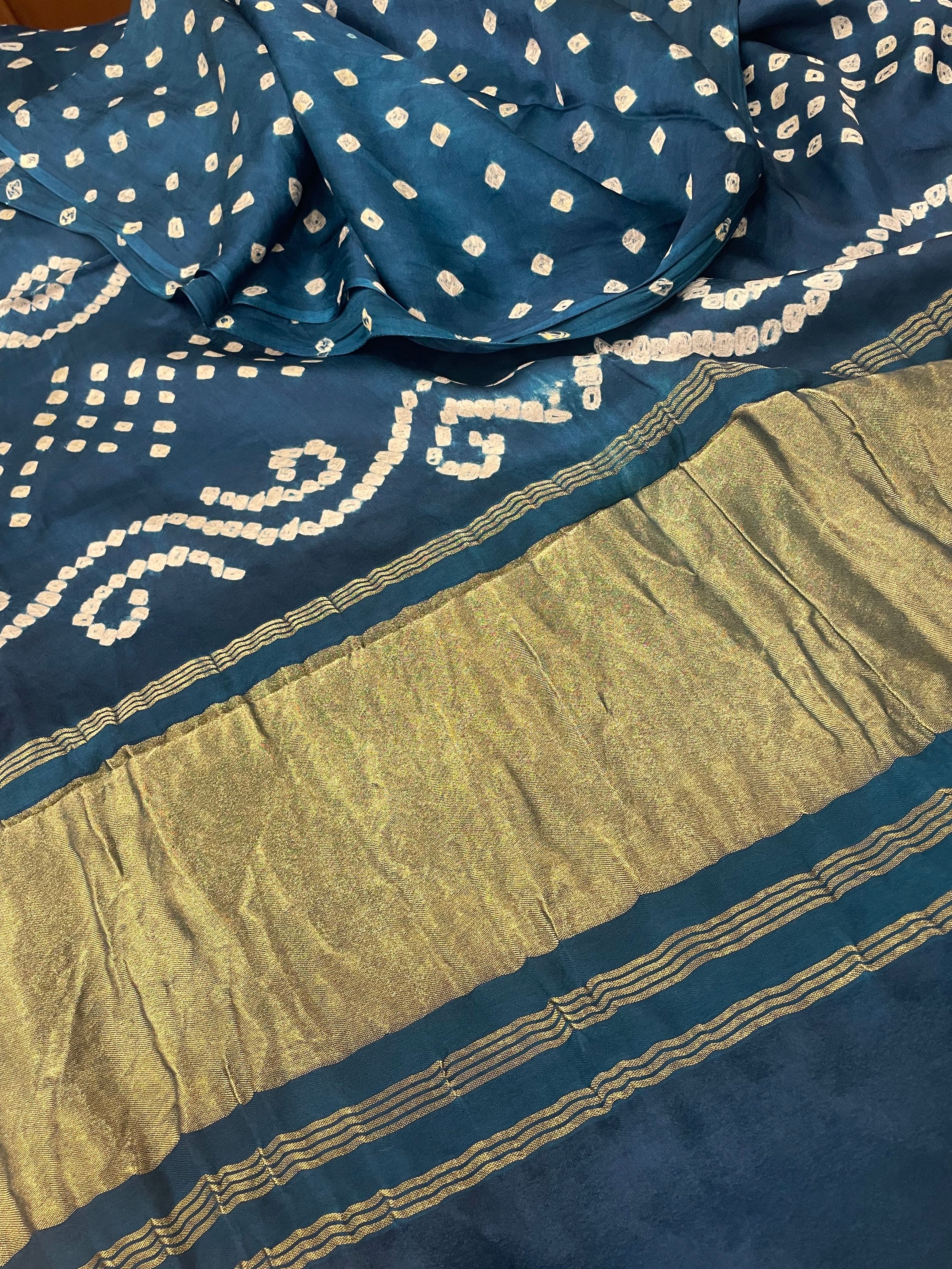 Gajji Silk with Bandhni print Lagdi Patta pallu