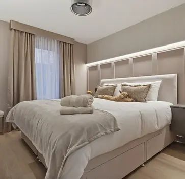 Glasgow, West End Flat