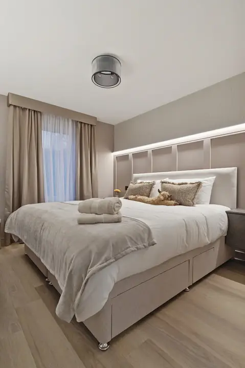 Glasgow, West End Flat