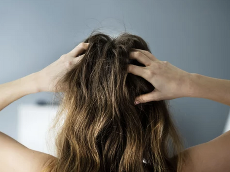 HOW YOUR SHAMPOO IS CAUSING YOU AN ITCHY SCALP