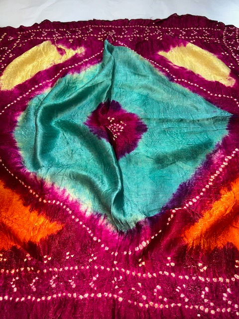 Miniatura: VINTAGE SILK BANDHANI TEXTILE –