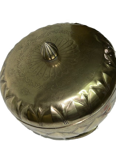 Miniatura: POLISHED BRASS ISLAMIC CEREMONIAL CENTERPIECE (1890-1923)