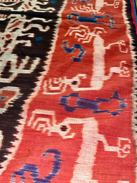 Miniatura: GRAN IKAT DE LA ISLA SUMBA CON MOTIVOS TRIBALES - INDONESIA, ca. 1930-1950.
