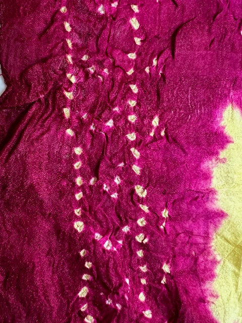 Miniatura: VINTAGE SILK BANDHANI TEXTILE –