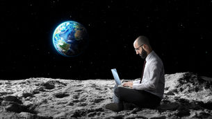 HOW TO OUTSMART YOUR PEERS ON WORKING REMOTELY