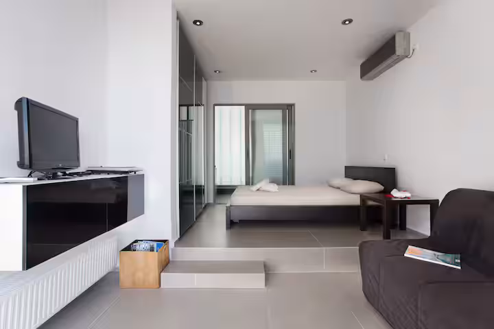 Bed in a private Quadruple room – 4 people – private bathroom