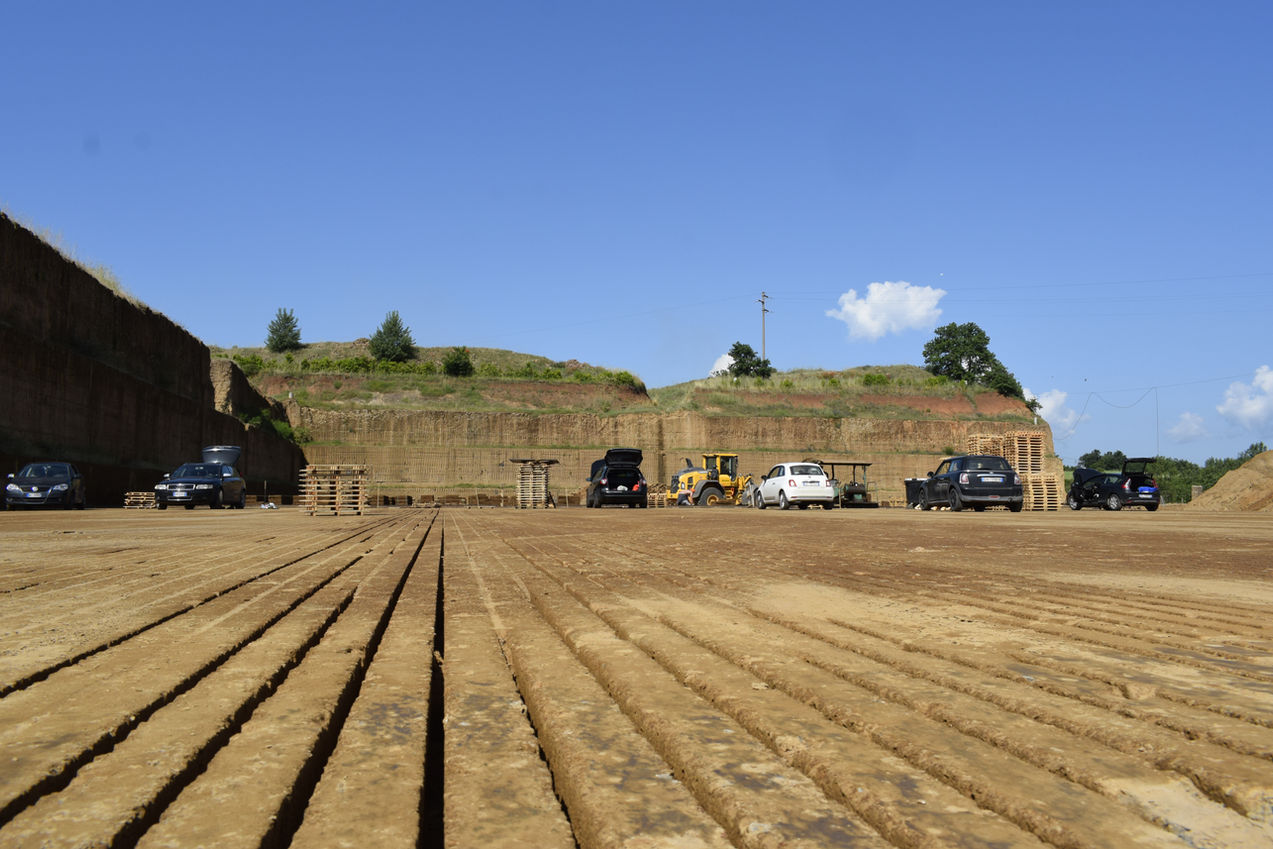 Blocchi, cava, taglia tufo, estrazione