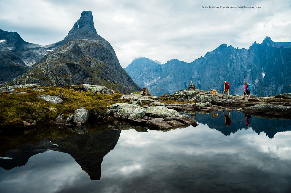 Hiking Litlefjellet Isfjorden_Mattias Fredriksson - VisitNorway_edited.jpg