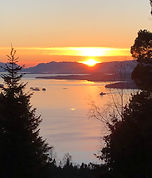  Ferienhausgebiet Herje mit Panoramablick auf Fjord und Berge, Norwegen