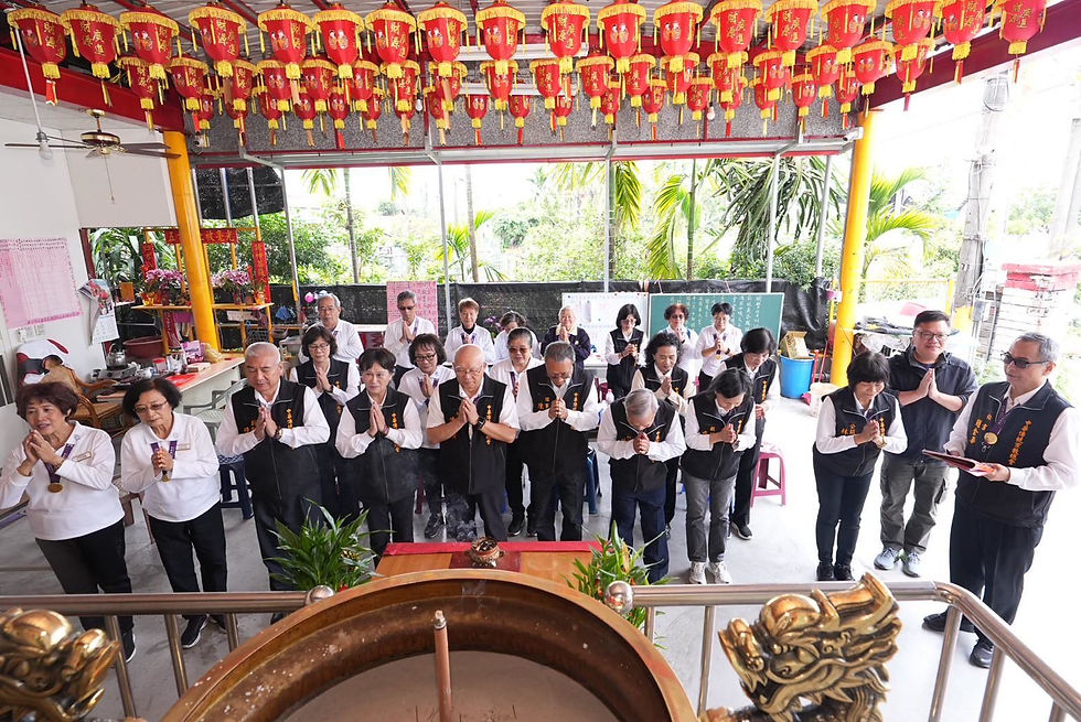 中華傳統宗教總會參訪團拜訪屏東靈源佛母道院,與宮主吳金英及主委等人親切交流。