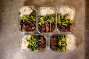Marinated Steak with Broccoli & White Rice