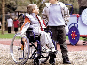 Crianças Especiais – O tratamento deve ter como objetivo ficar em pé e caminhar?