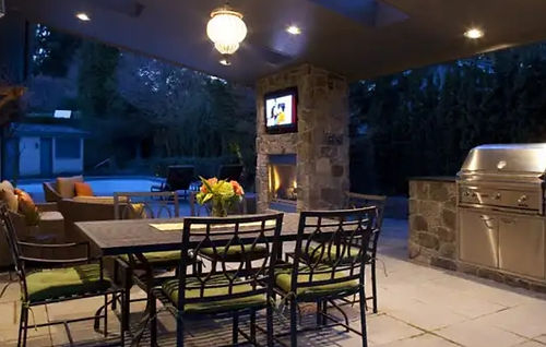 outdoor kitchen.jpg