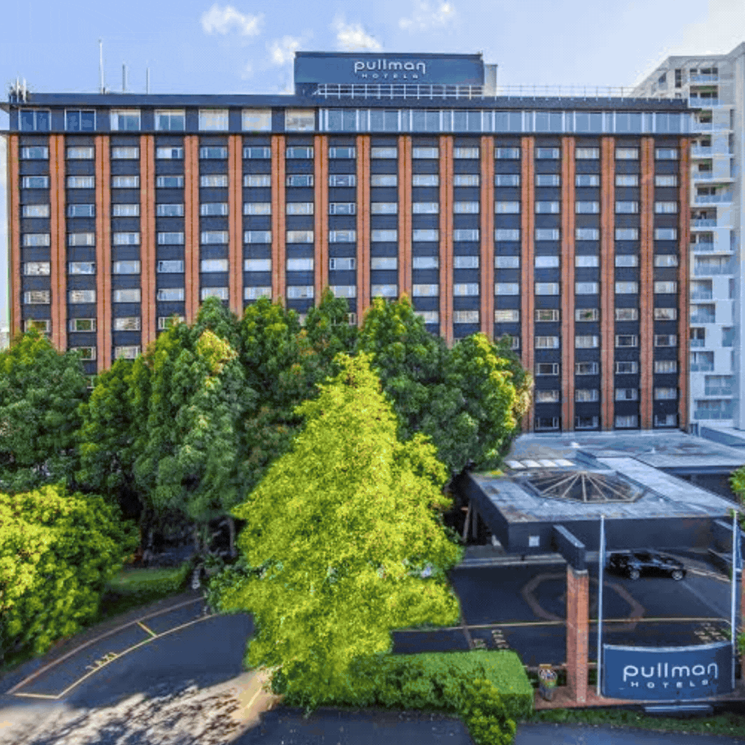 Pullman GIF for Comms.gif