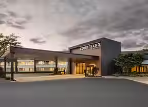 Ctyd cromwel hotel.jpg