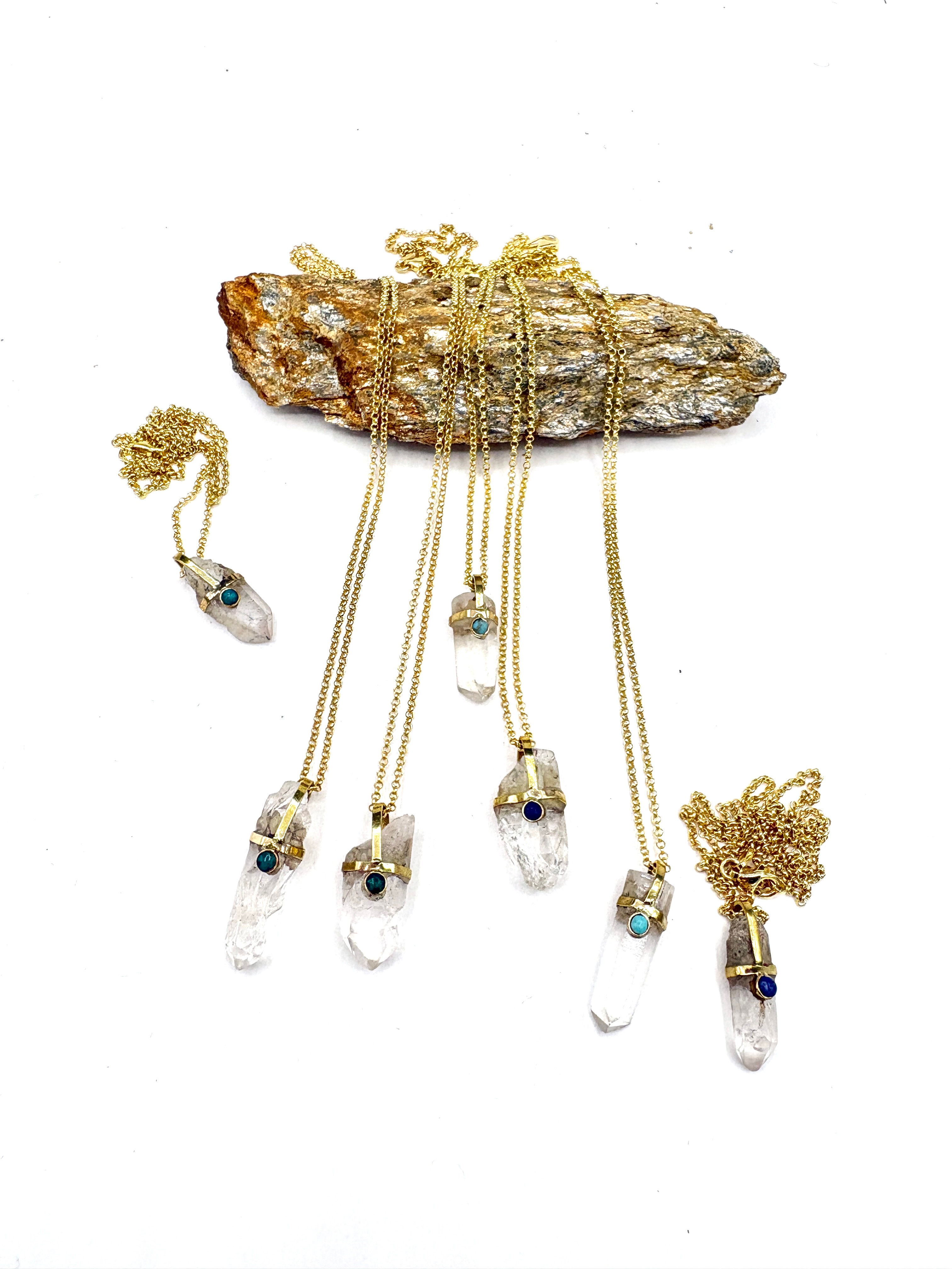 Petit Quartz brut serti bronze Estelar et pierre naturelle