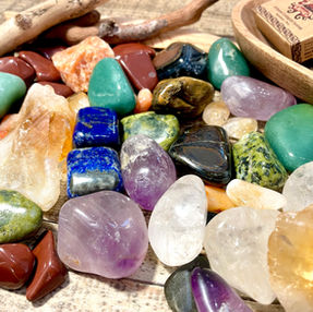 Pierres roulées et bruts