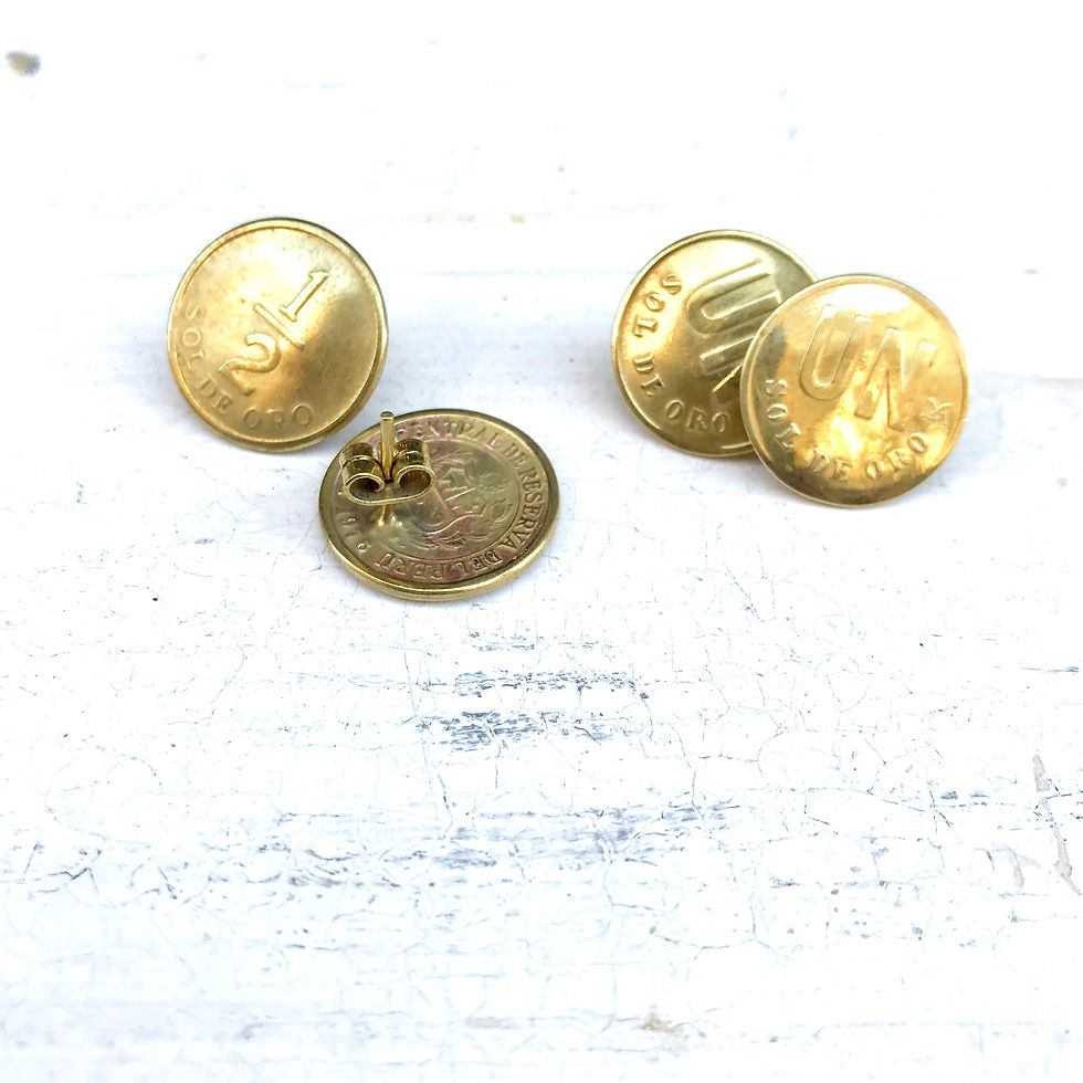 Boucles d'oreille QOLQE Boucles d'oreille en Bronze créées avec des anciennes pièces de monnaie péruviennes.