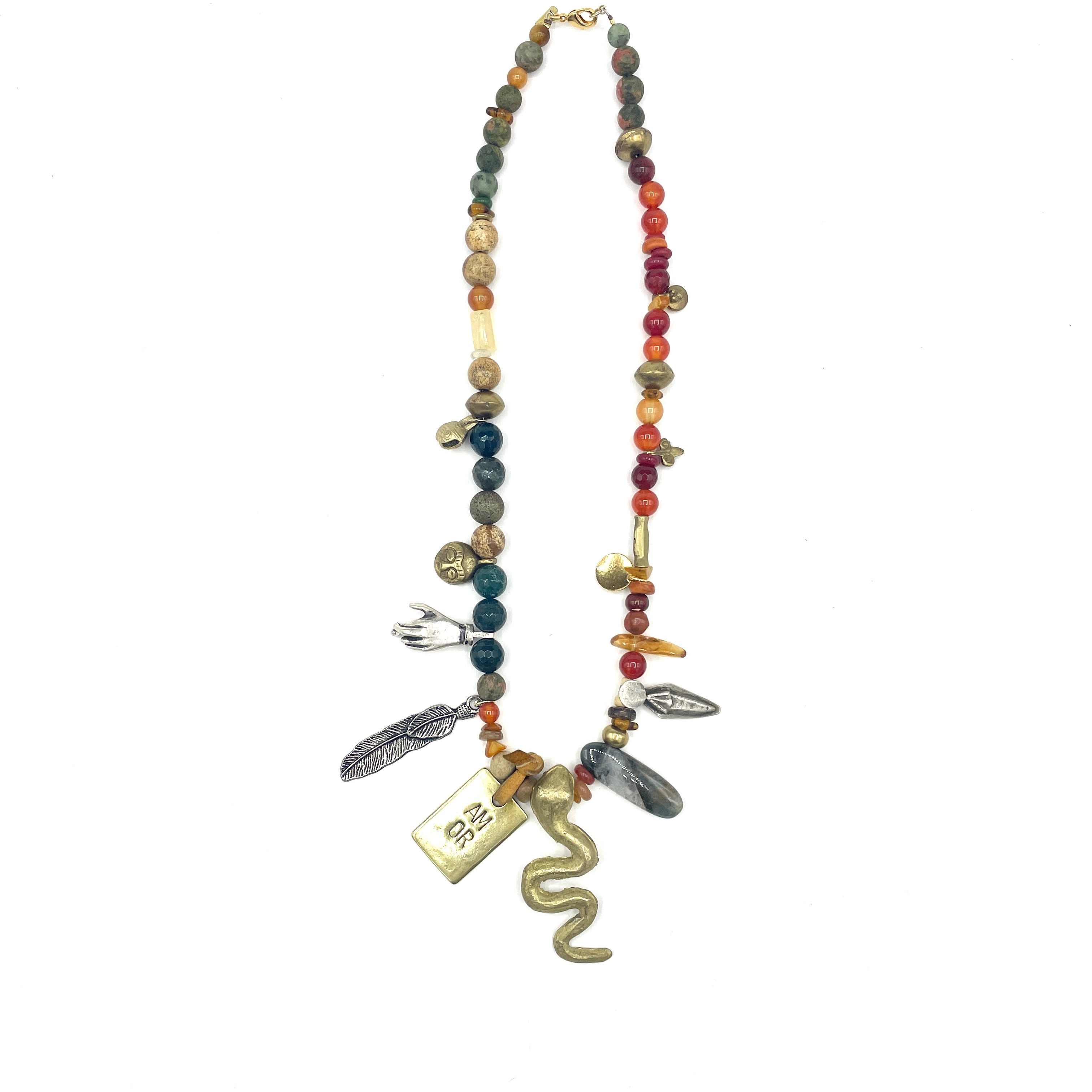 Talisman serpent bronze et pierres naturelles cornalines