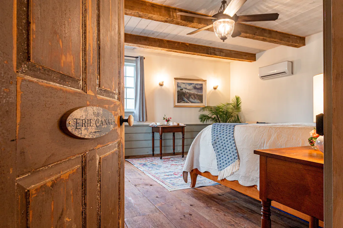 Erie Canal Suite in Mohawk Valley Inn Waco, Texas