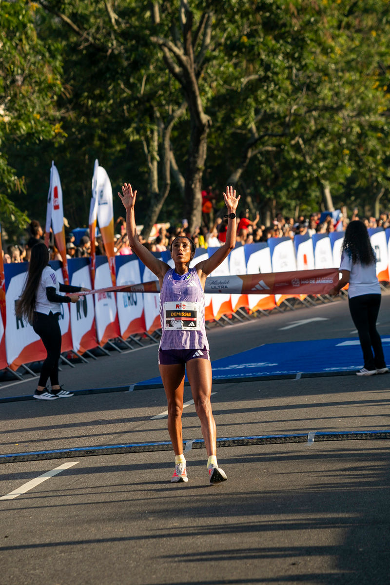 Elite feminina brilha nos 42K | Michelob Ultra, quebra marcas históricas e coloca a Maratona do Rio em novo patamar