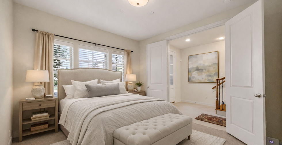 First-floor flex space with French doors and ensuite bath configured as a fourth bedroom at 705 Delano Street, Houston, TX 77003