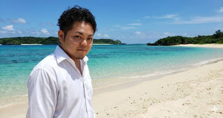 どん底からの逆転。元不良少年が、石垣島の飲食業界で「てっぺん」を獲るまで