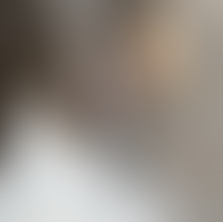 Equilibrio: Volumi morbidi e rigore sartoriale.