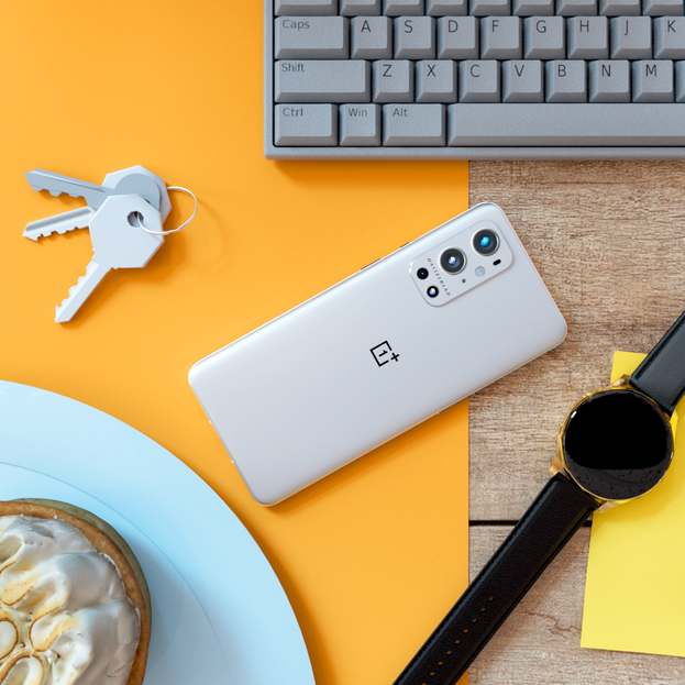 OnePlus_45-46_UGC_Flatlay_post2