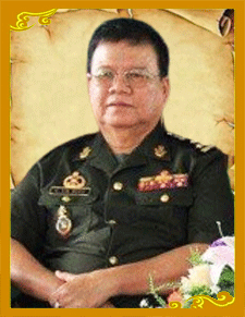 នាយឧត្តមសេនីយ៍-អ៊ុំ-បុត្រ.gif