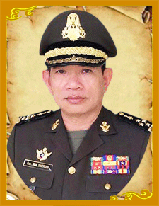 នាយឧត្តមសេនីយ៍-ស៊ុំ-សំណាង.gif