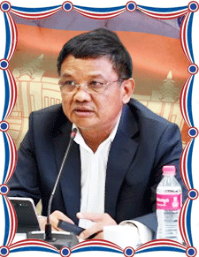 វេជ្ជបណ្ឌិត-ម៉ឹង-វណ្ណារុំ.gif