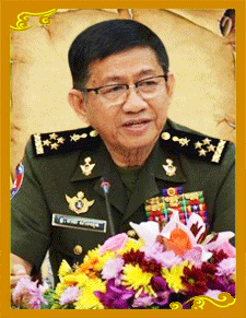 នាយឧត្តមសេនីយ៍-ចាយ-សាំងយុន.gif