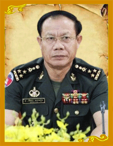 ឧត្តមសេនីយ៍ឯក-ខឹមជា-សាយឿន.gif