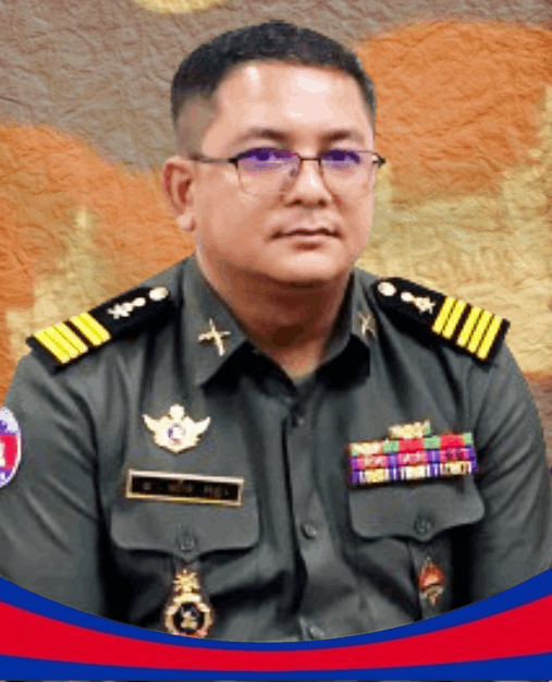 វរសេនីយ៍ឯក យិន គន្ធា.gif