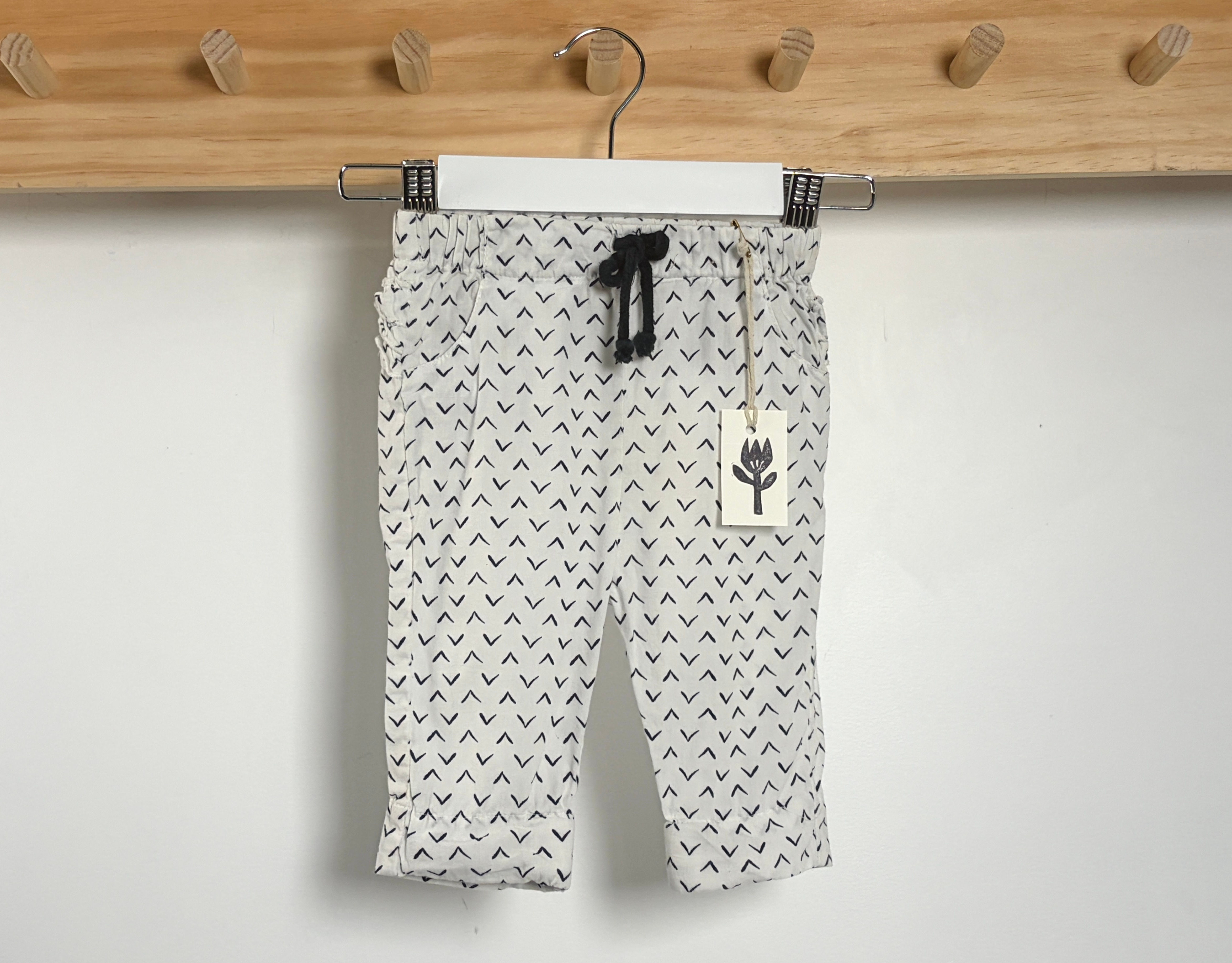 LITTLE PANT: 3 - 6 months 