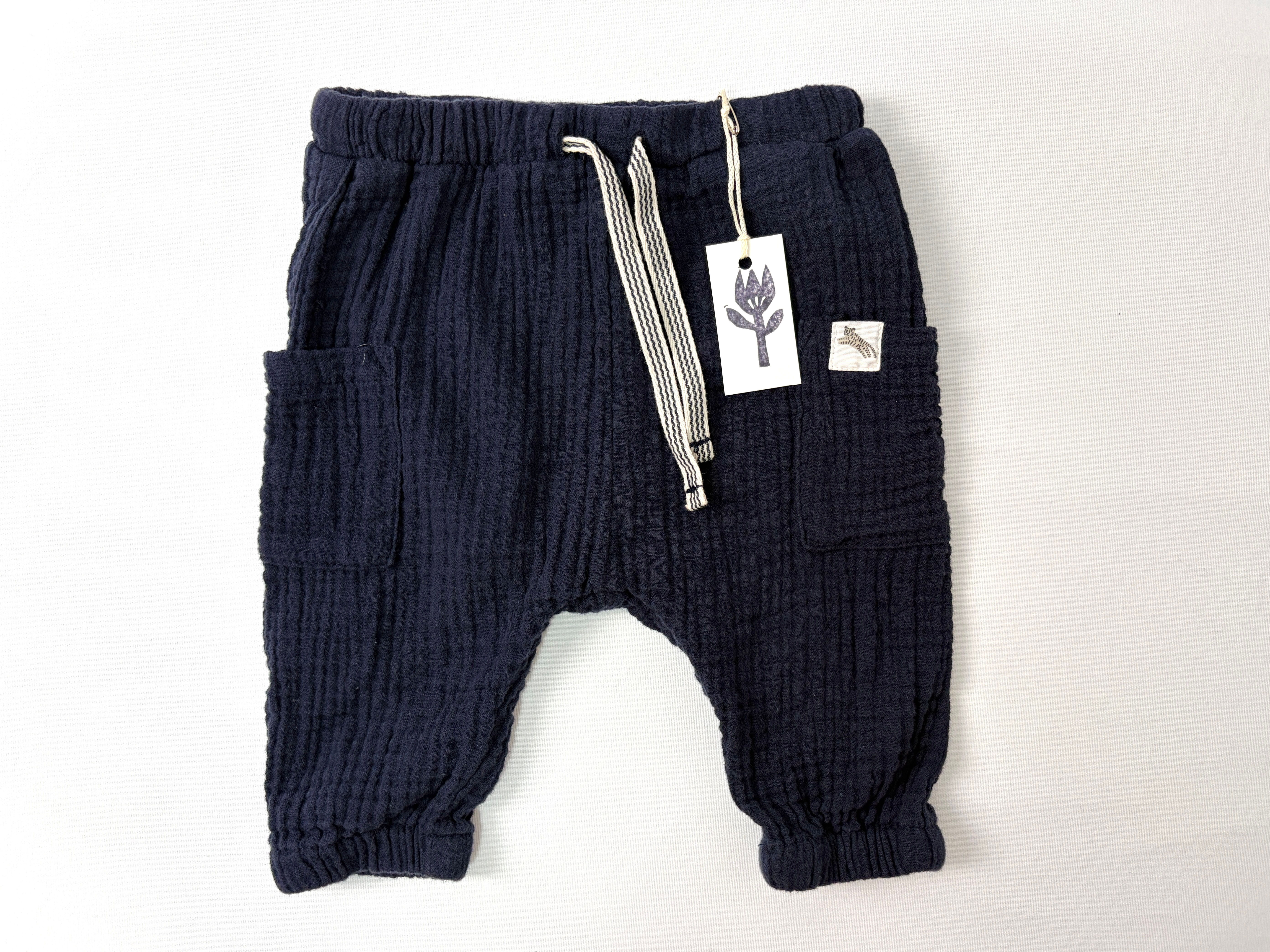 LITTLE PANT: 4 - 6 months