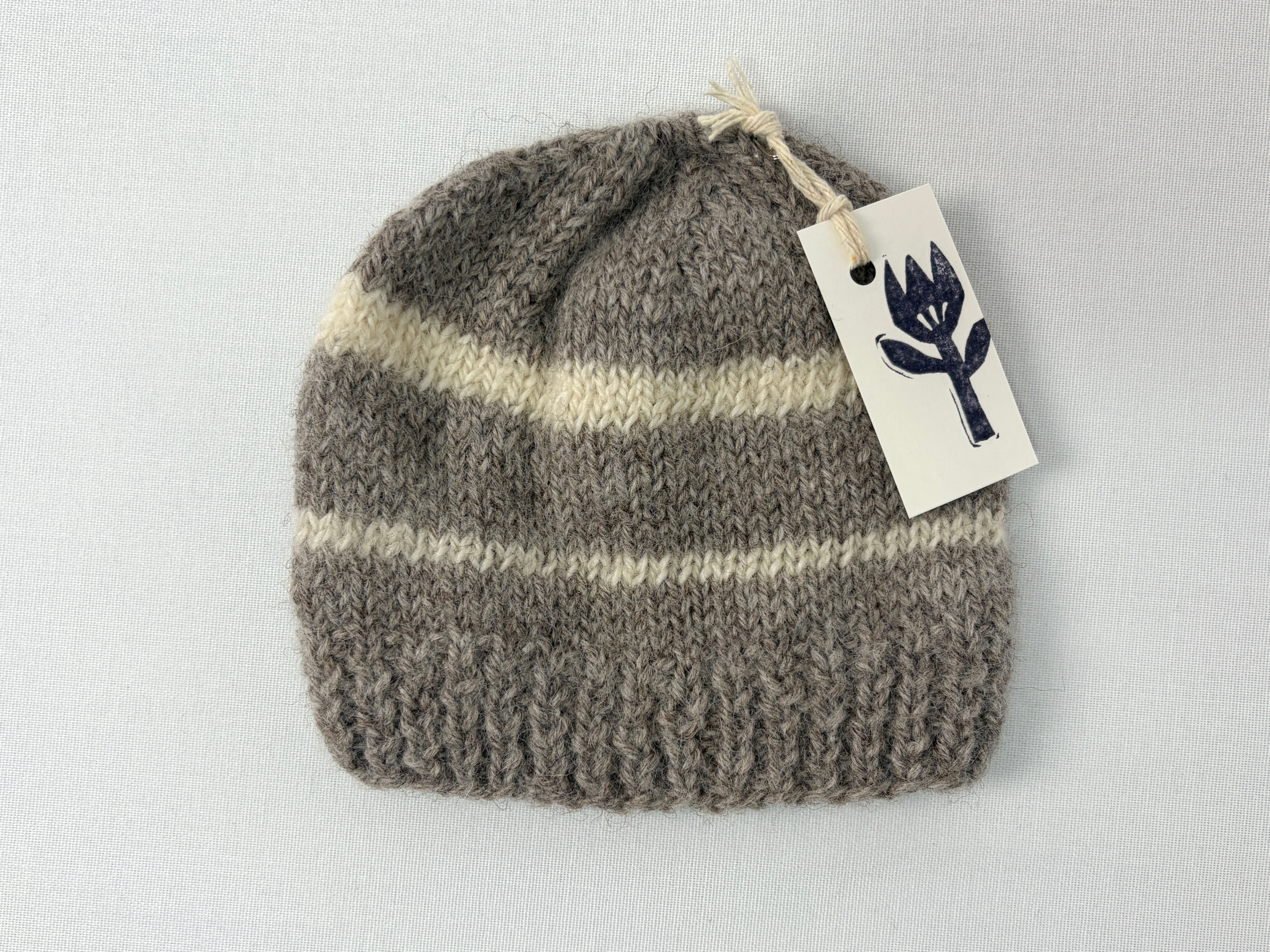 LITTLE HAND KNIT HAT: newborn