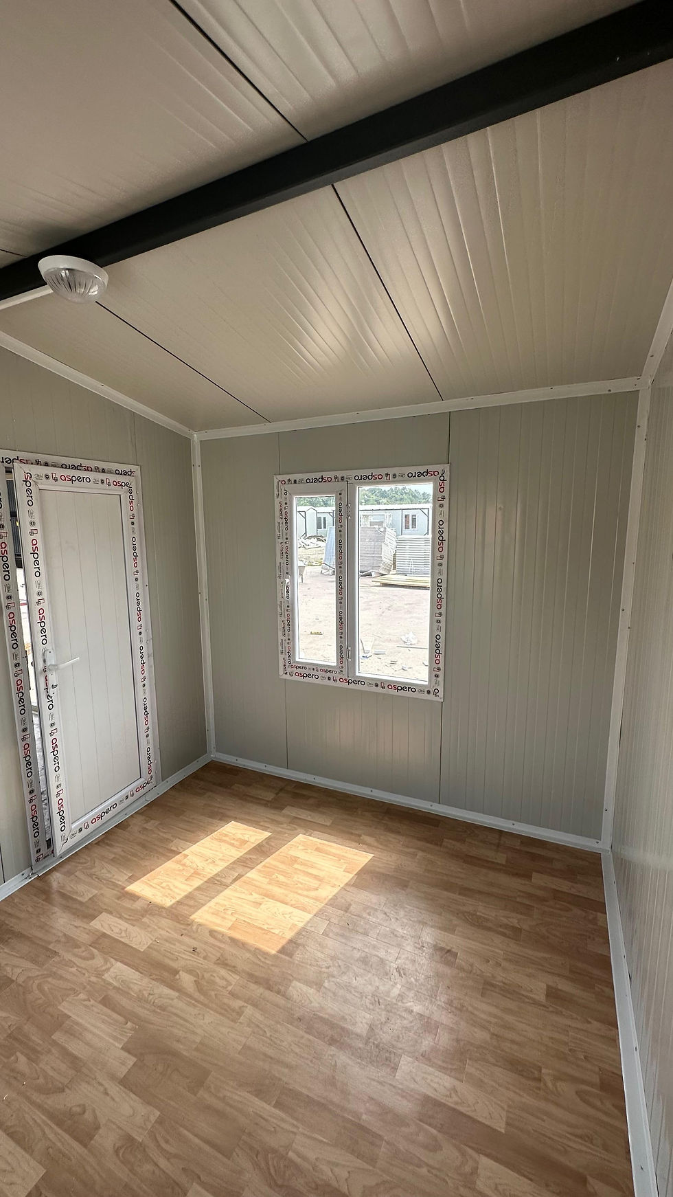 Küçük resim: 3x8 24m2 180x180 Camlı