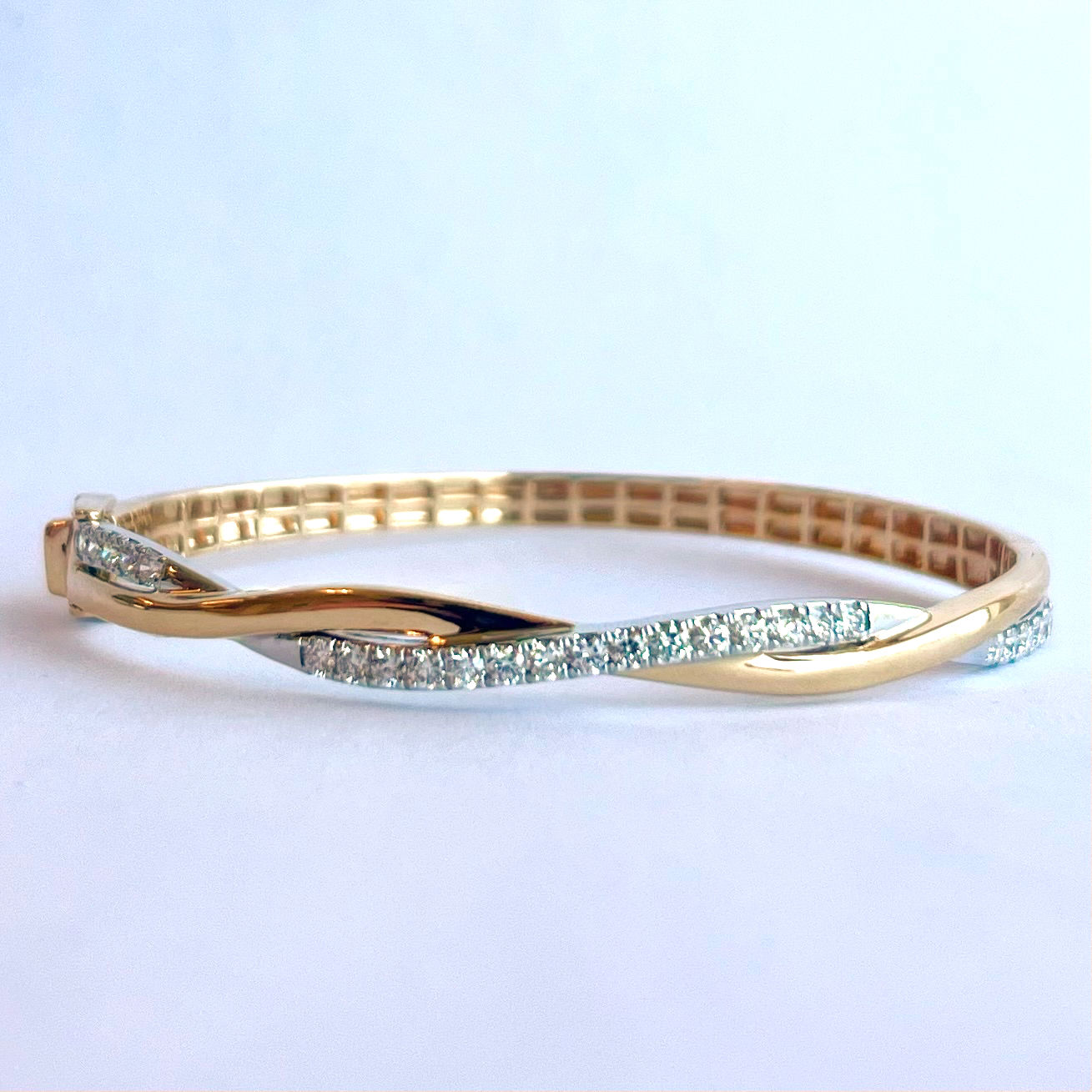 14KT TWO-TONE 1.02CTTW DIAMOND TWIST HARD BANGLE 