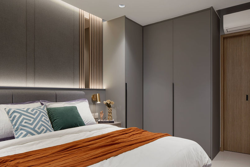 Master Bedroom 1-low res.jpg