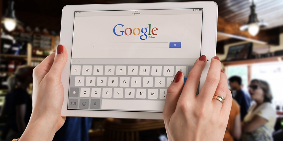 tableta con pantalla de Google