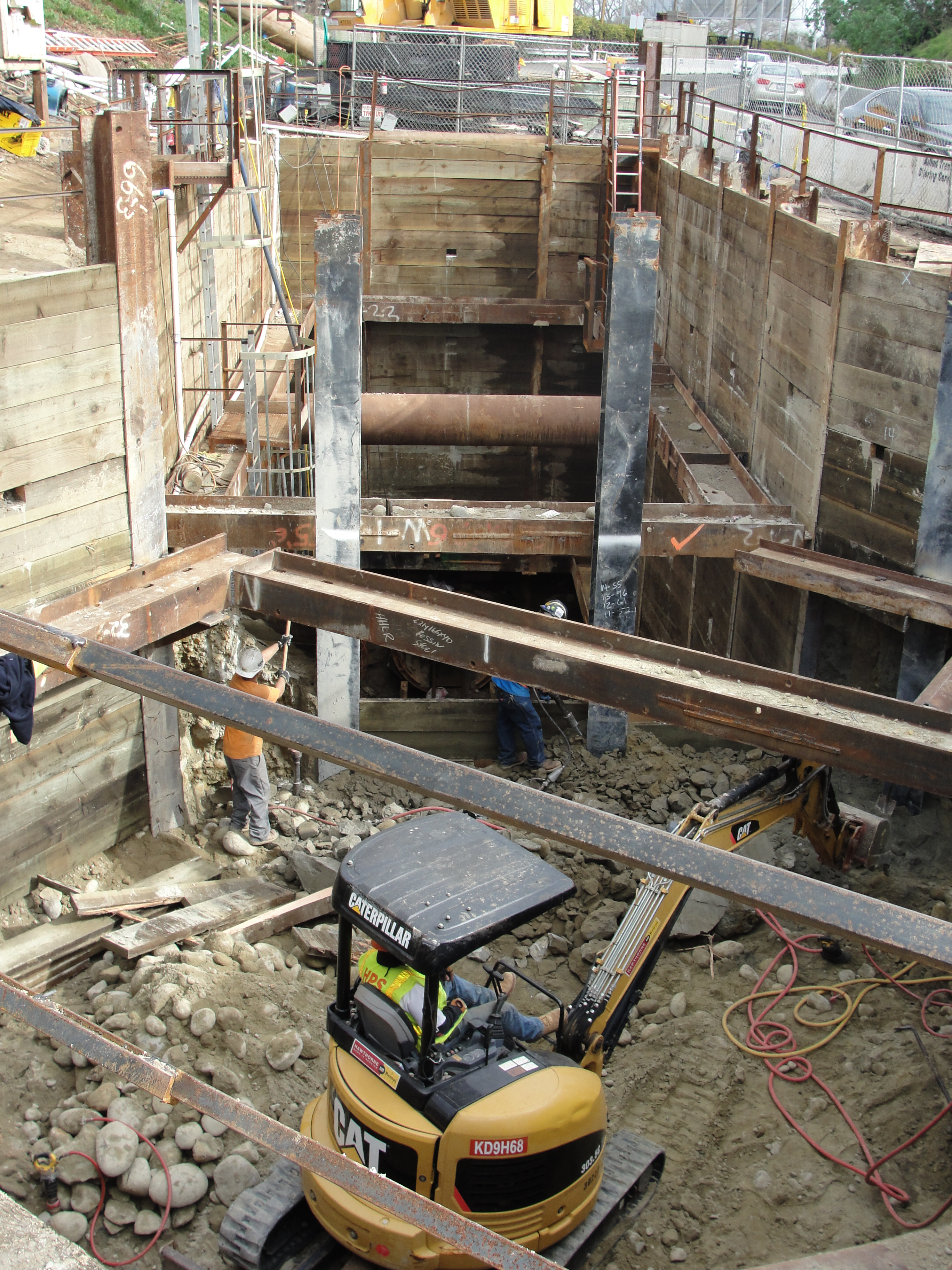 Beam and Lagging shoringdrilling