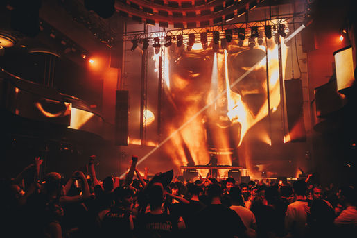 Massive LED screen in Sala Pelicano in Bilbao, Spain with cinematic visuals produced and filmed by Acid Thermal