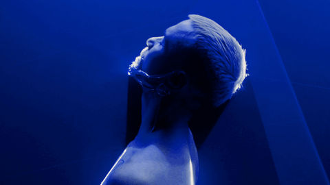 Still from the visual project “Metrica” by Unlocked Barcelona, ​​created and directed by Acid Thermal, showing the performer in a cinematic close-up.